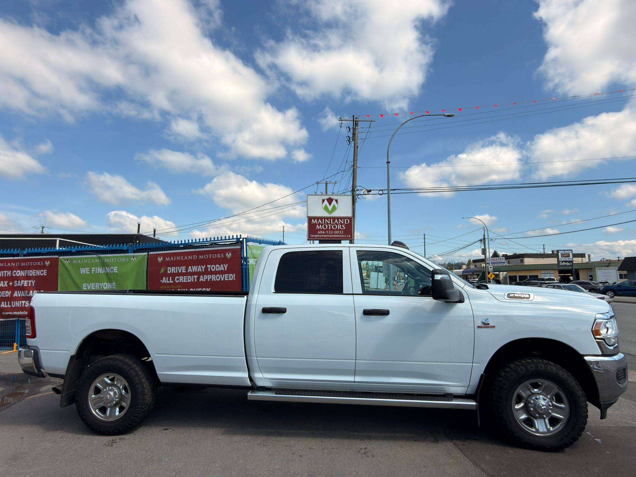 2023 RAM 2500 — view 4