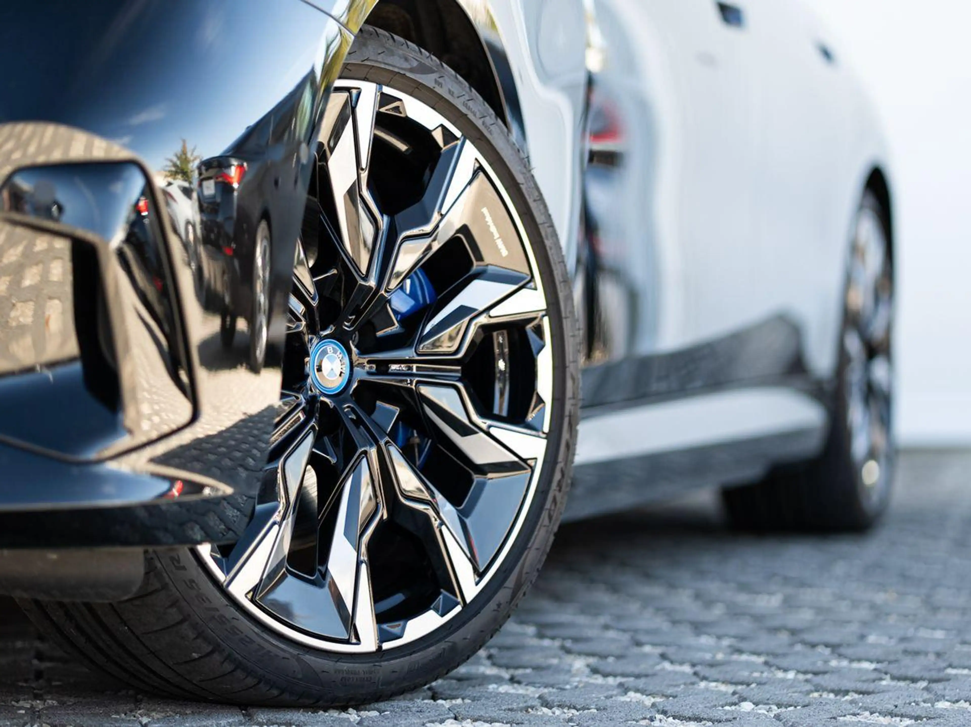 BMW i5 M60 xDrive M-Sport PRO 21" B&W ACC KomfSitz — photo 5
