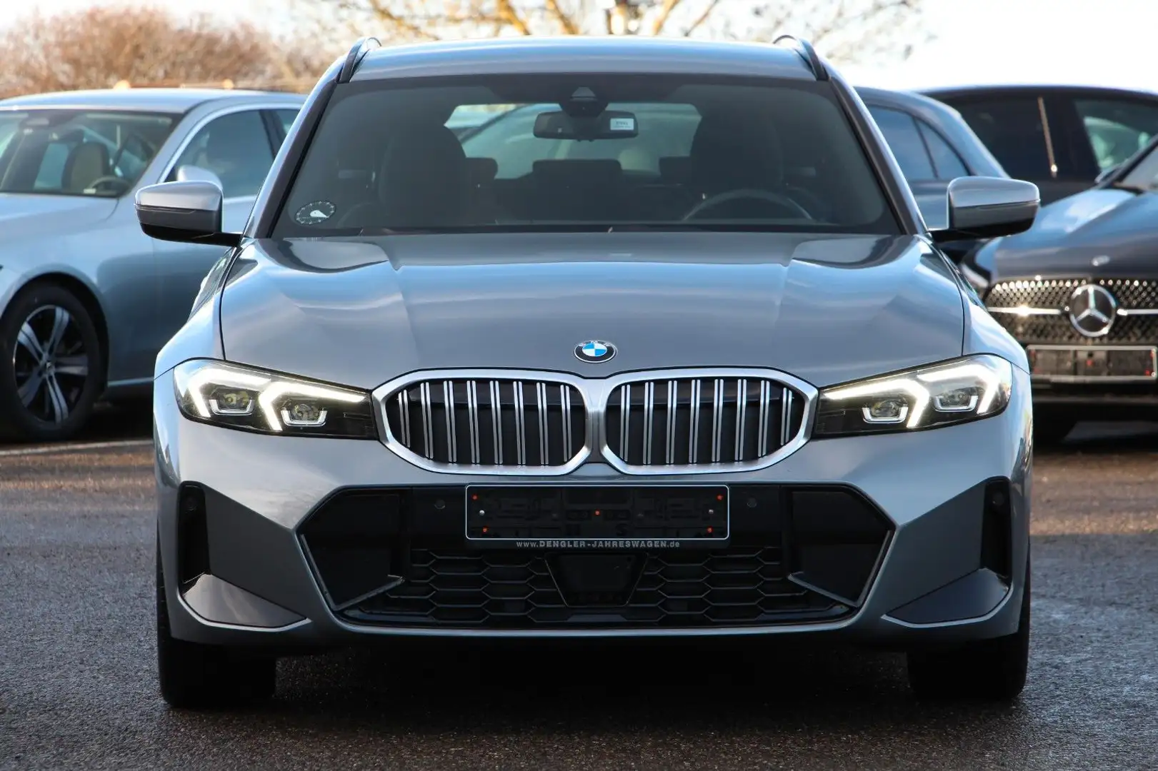 BMW 330 i xDrive Touring ACC*WIDESCREEN*LED M Sport Grau - 2