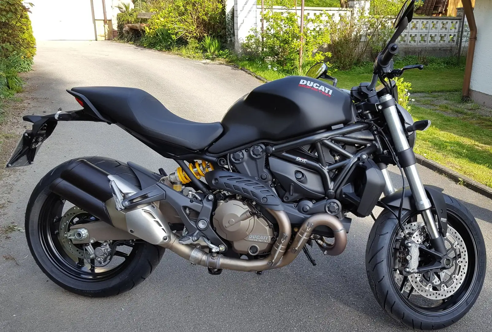 Ducati Monster 821 Negru - 2