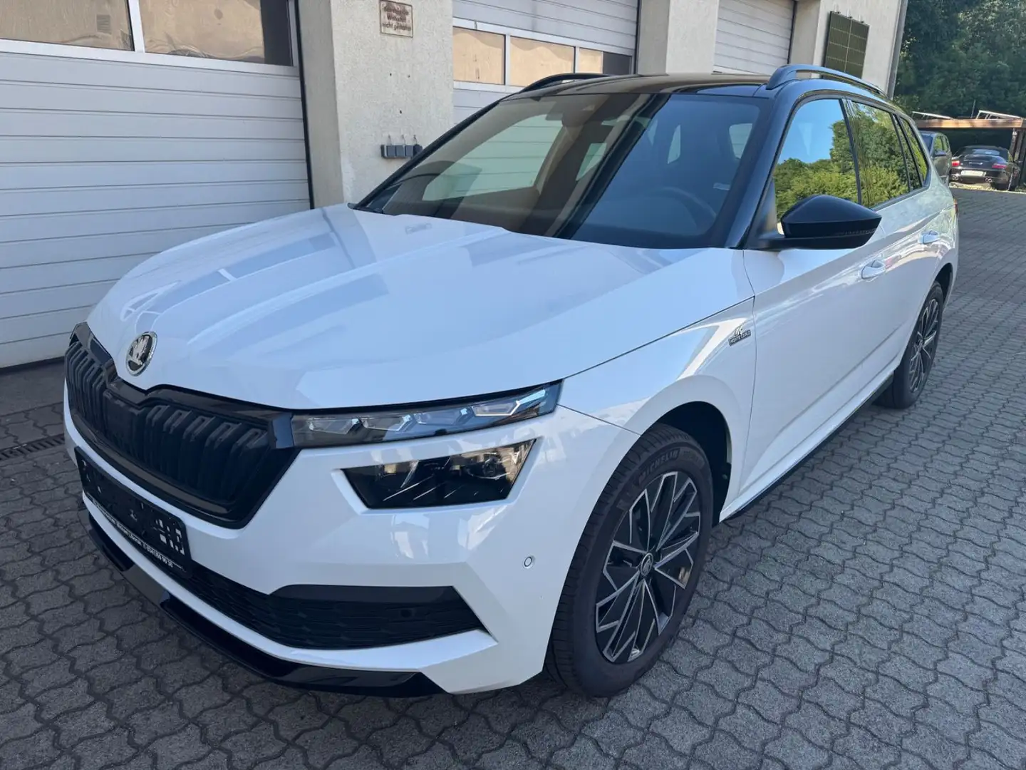 Skoda Kamiq Monte Carlo DSG Weiß - 1