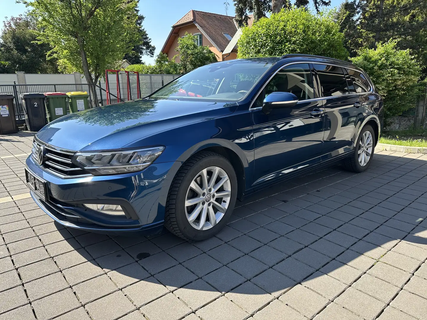 Volkswagen Passat Variant Business 2,0 SCR TDI DSG / Anhängerkupplung Blau - 1