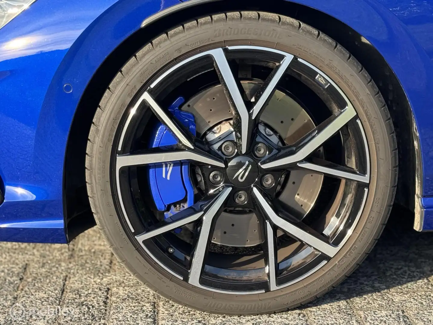 Volkswagen Golf 2.0 TSI 4Motion R Blauw - 2