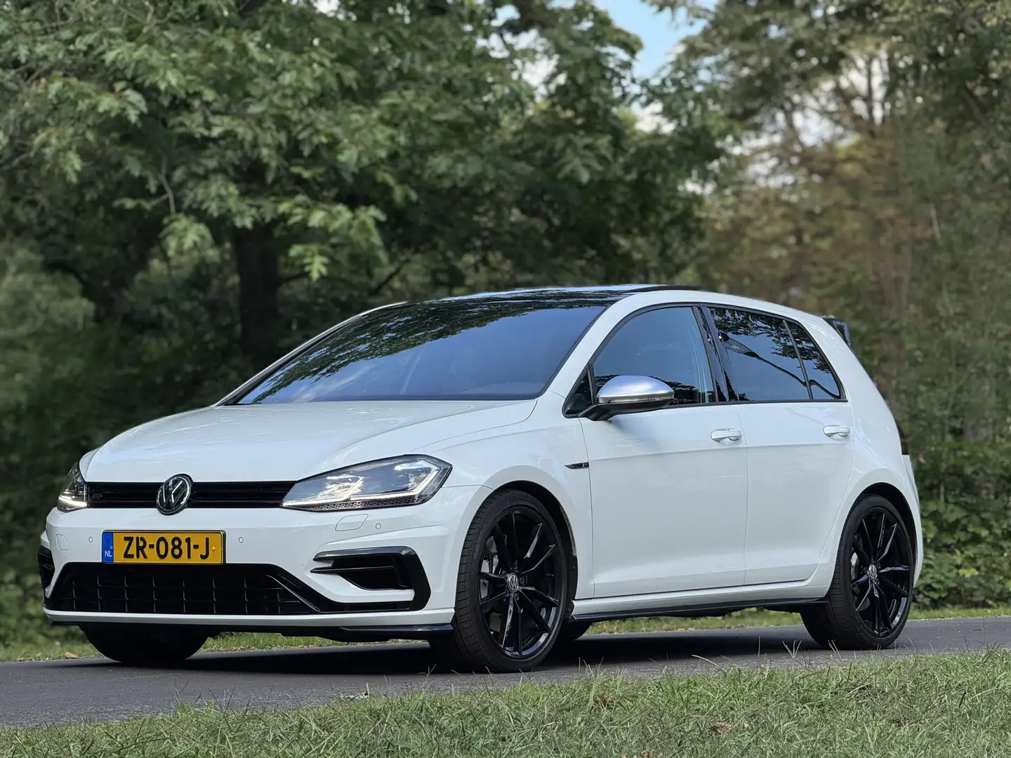 Volkswagen Golf 2.0 TSI 4Motion R Akrapovic Dynaudio Weiß - 2