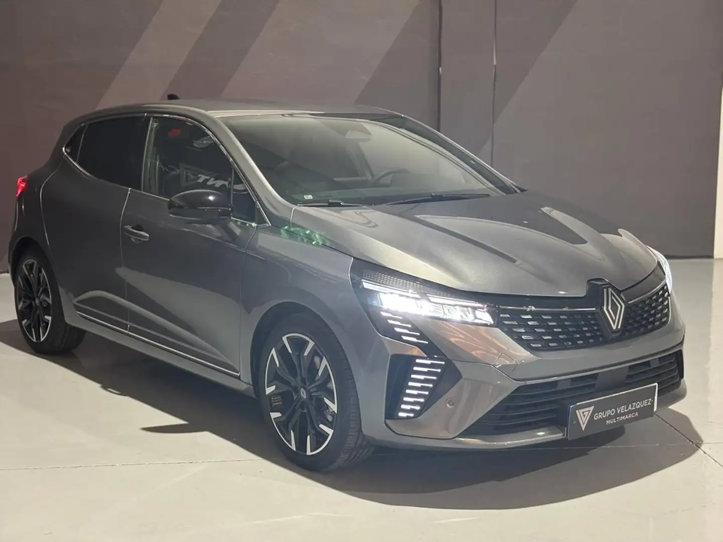 Renault Clio E-TECH Full Hybrid Techno 105kW Gris - 2