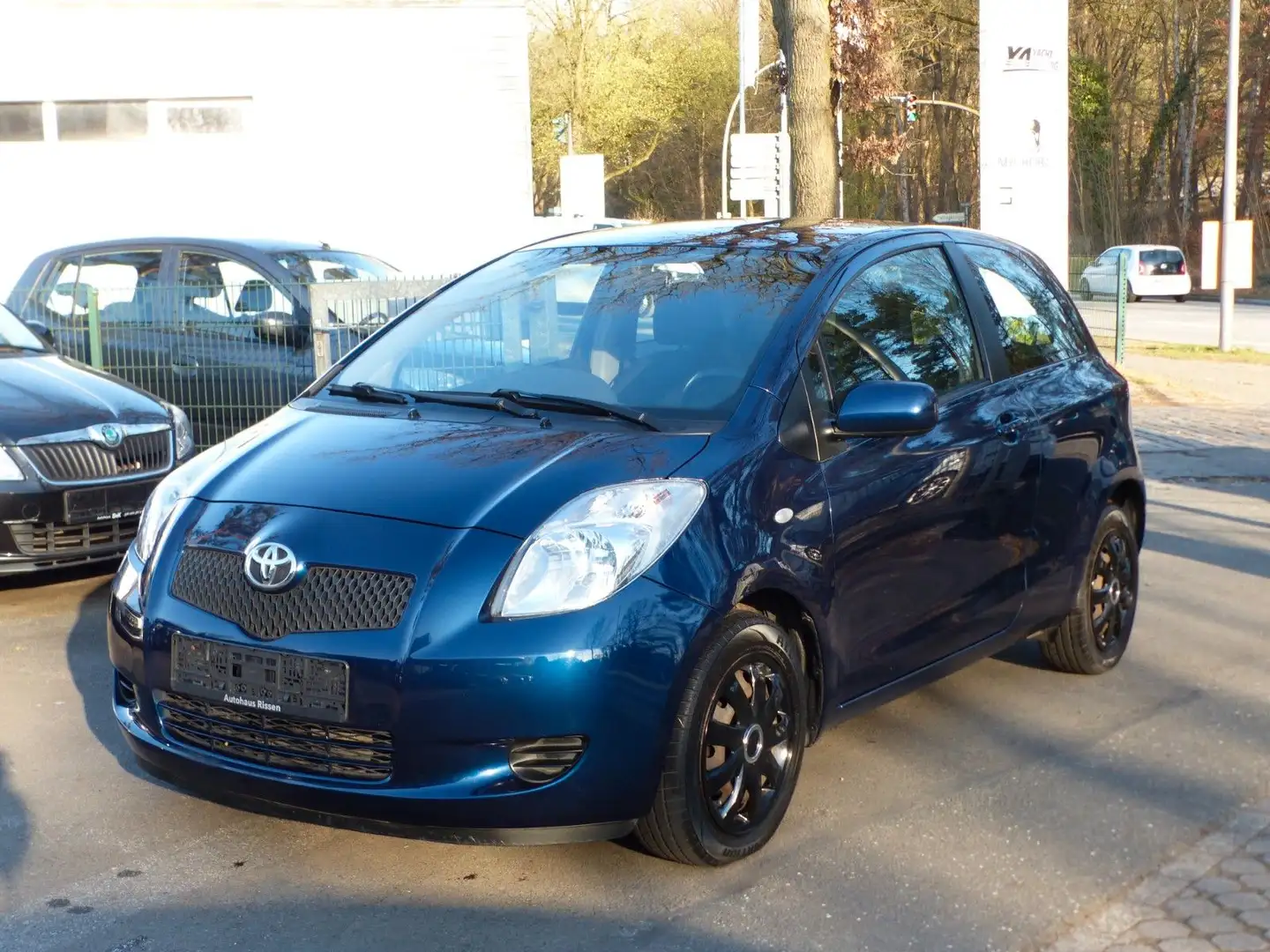 Toyota Yaris 1.3 Sol Klima Servo Azul - 1
