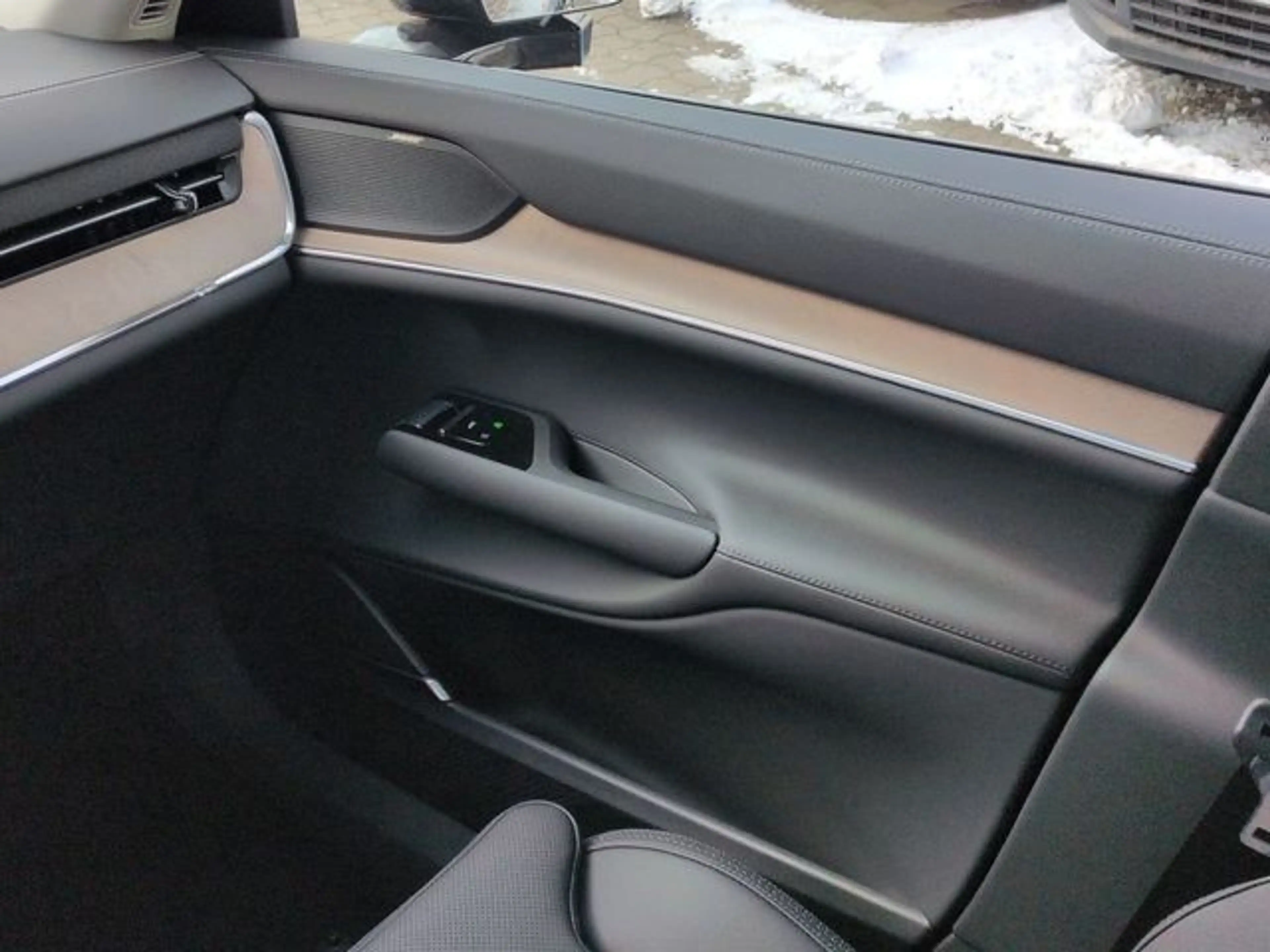 Volvo EX90 Twin Motor AWD Plus Executive Edition — photo 13