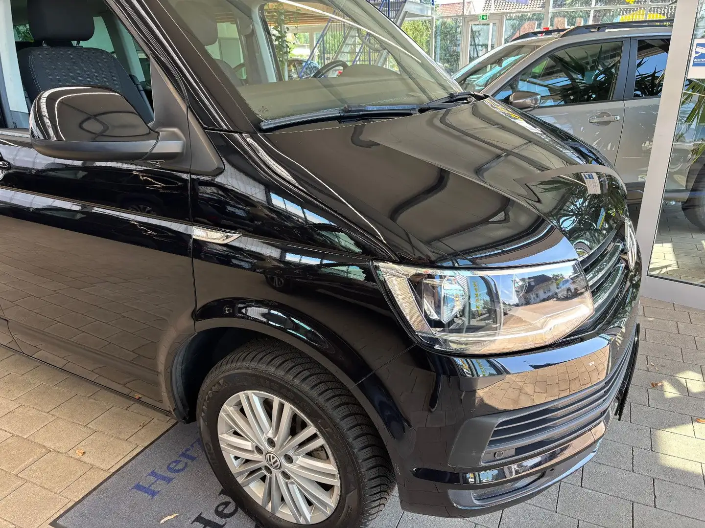 Volkswagen T6 Multivan Comfort Lang AHK Abn.8 Einzelsitze Noir - 2