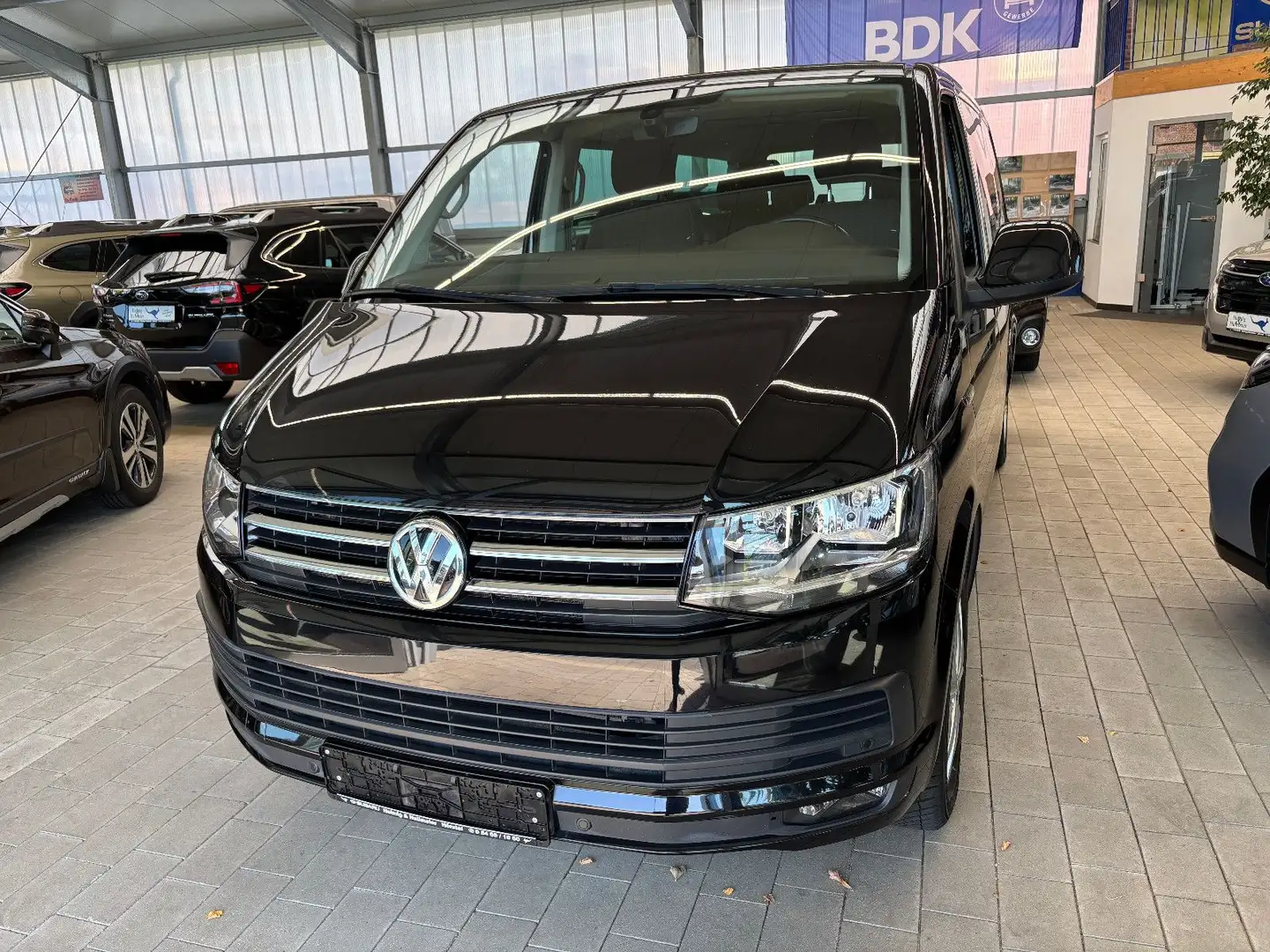 Volkswagen T6 Multivan Comfort Lang AHK Abn.8 Einzelsitze Noir - 1