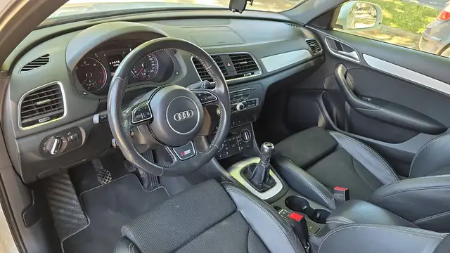Audi Q3 view 8
