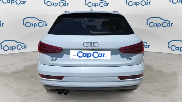 Audi Q3 view 3