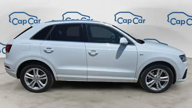 Audi Q3 view 4
