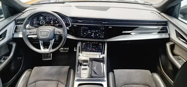 Audi Q8 view 14