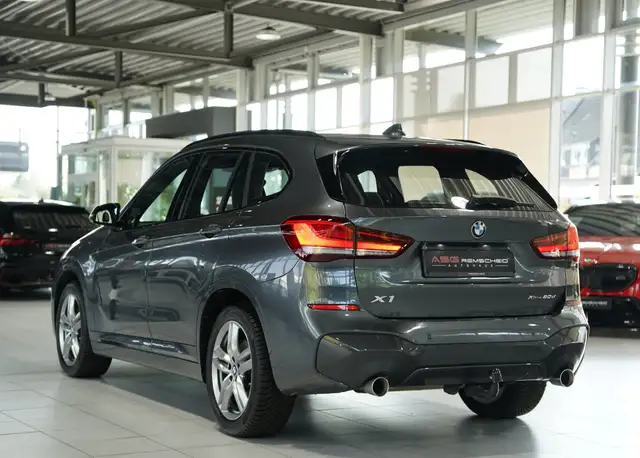 BMW X1 view 10