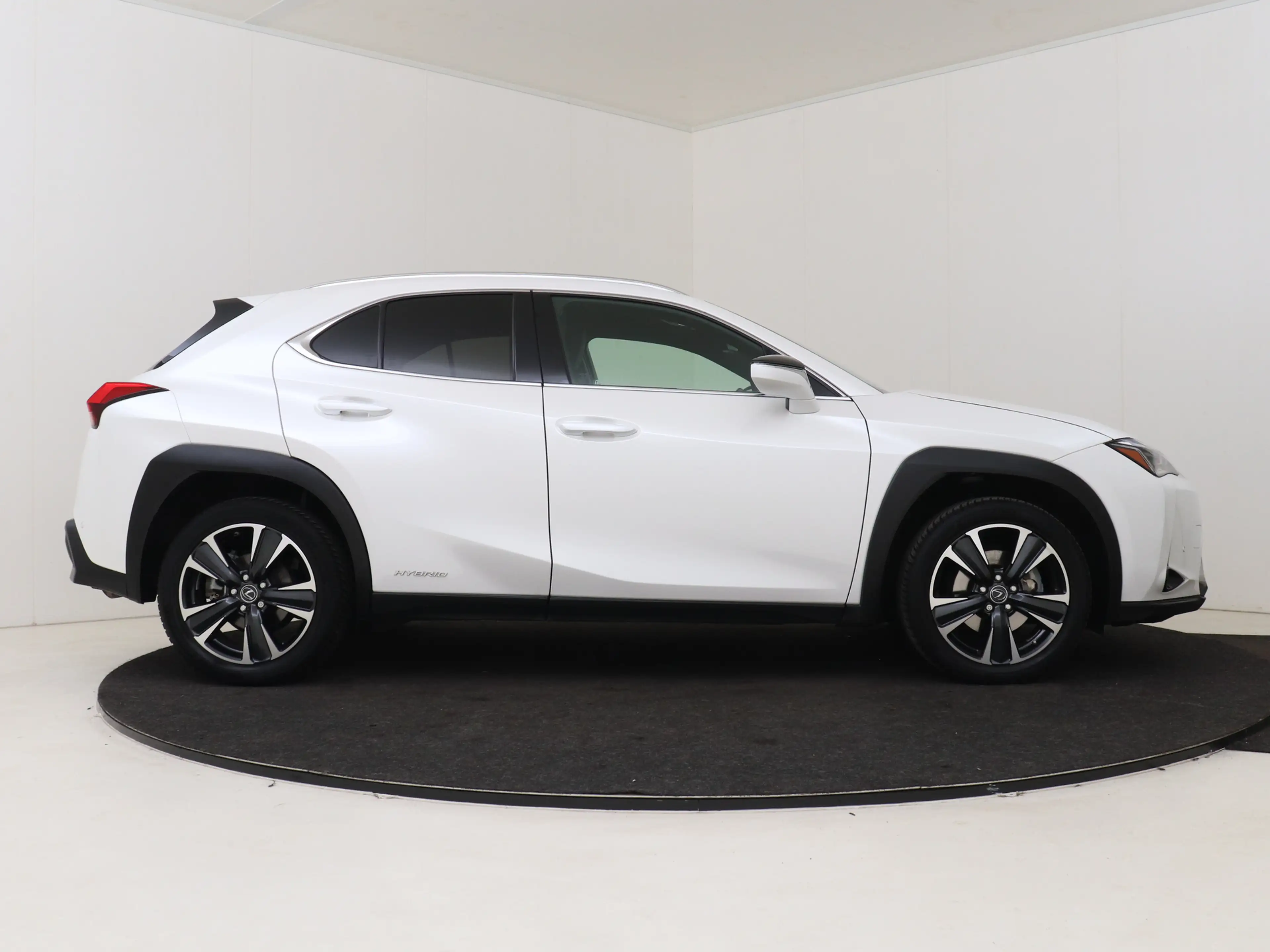 Lexus UX 250h Preference Line | Premium uitgevoerd | Dealeronder — photo 11