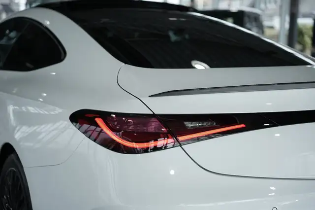 Mercedes-Benz Cle view 13
