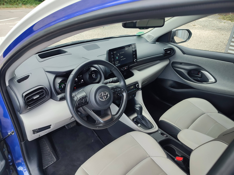 Toyota Yaris Hybrid Elegant+Leder+neue Reifen! — photo 14