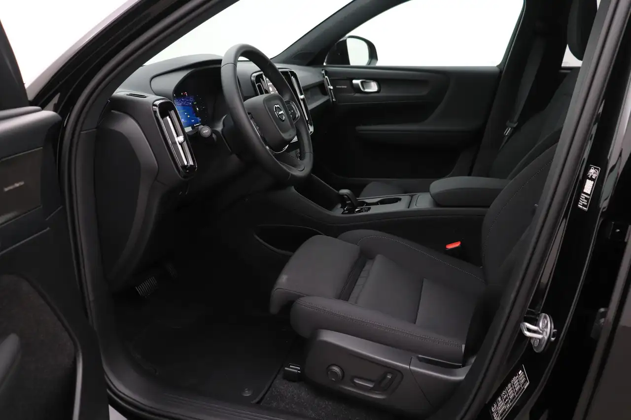 Volvo EX40 2026