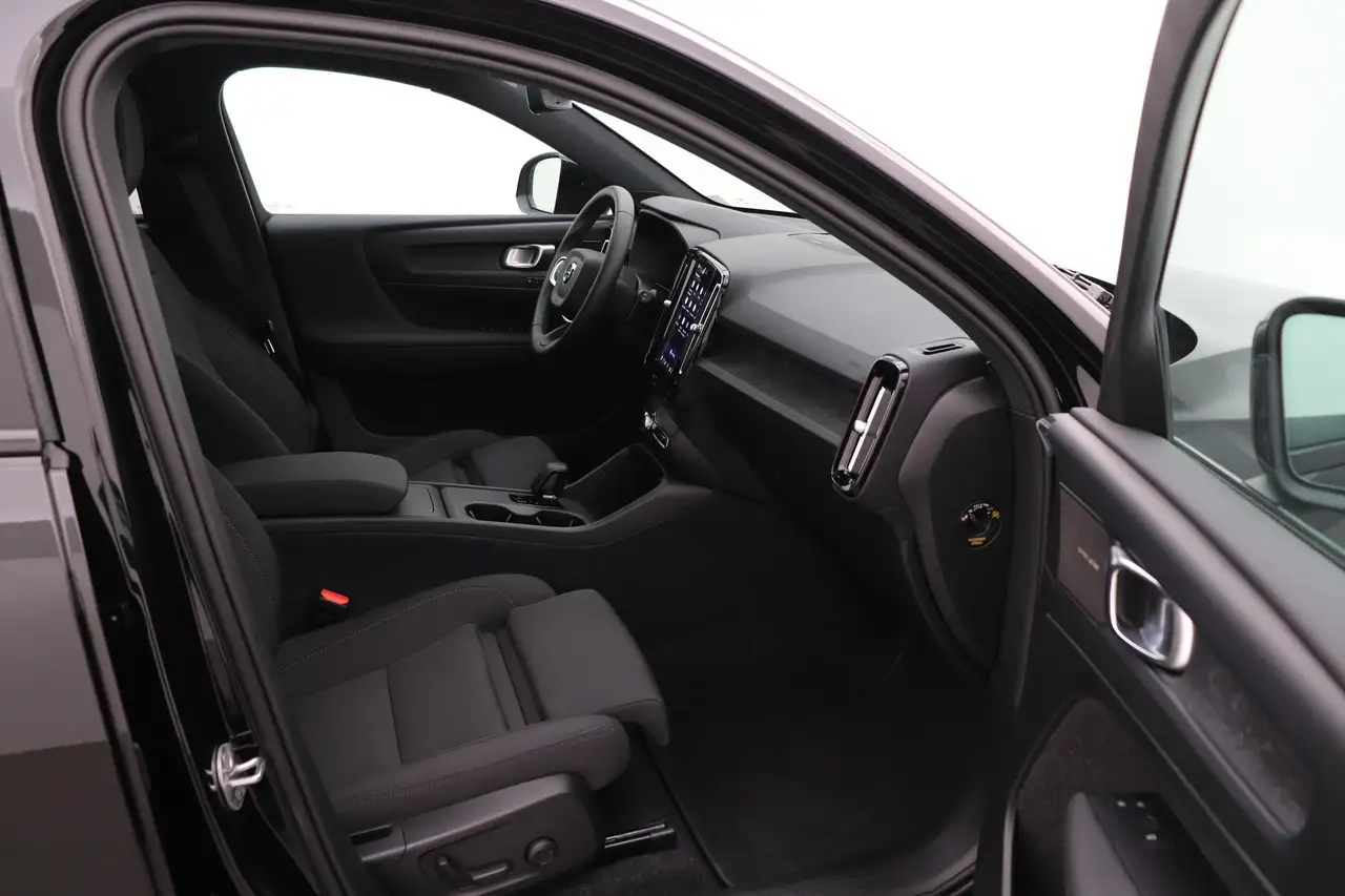 Volvo EX40 2026