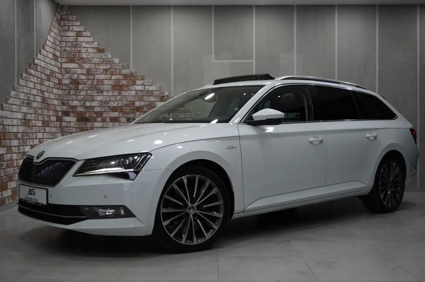 Skoda Superb 2.0 TDi DSG L&K 4x4 Navi/Xenon/LED/AHK/Ca Bianco - 1