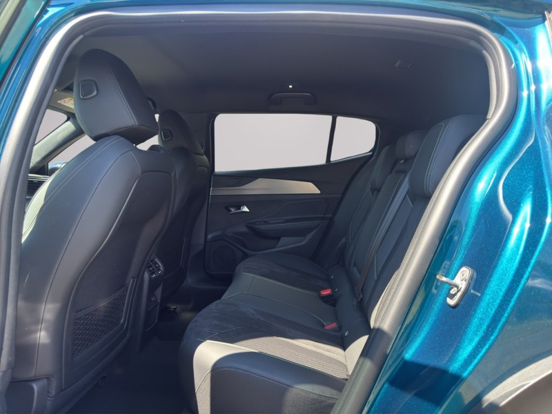 Peugeot 408 1.2 PureTech 130 HK GT EAT8 — photo 16