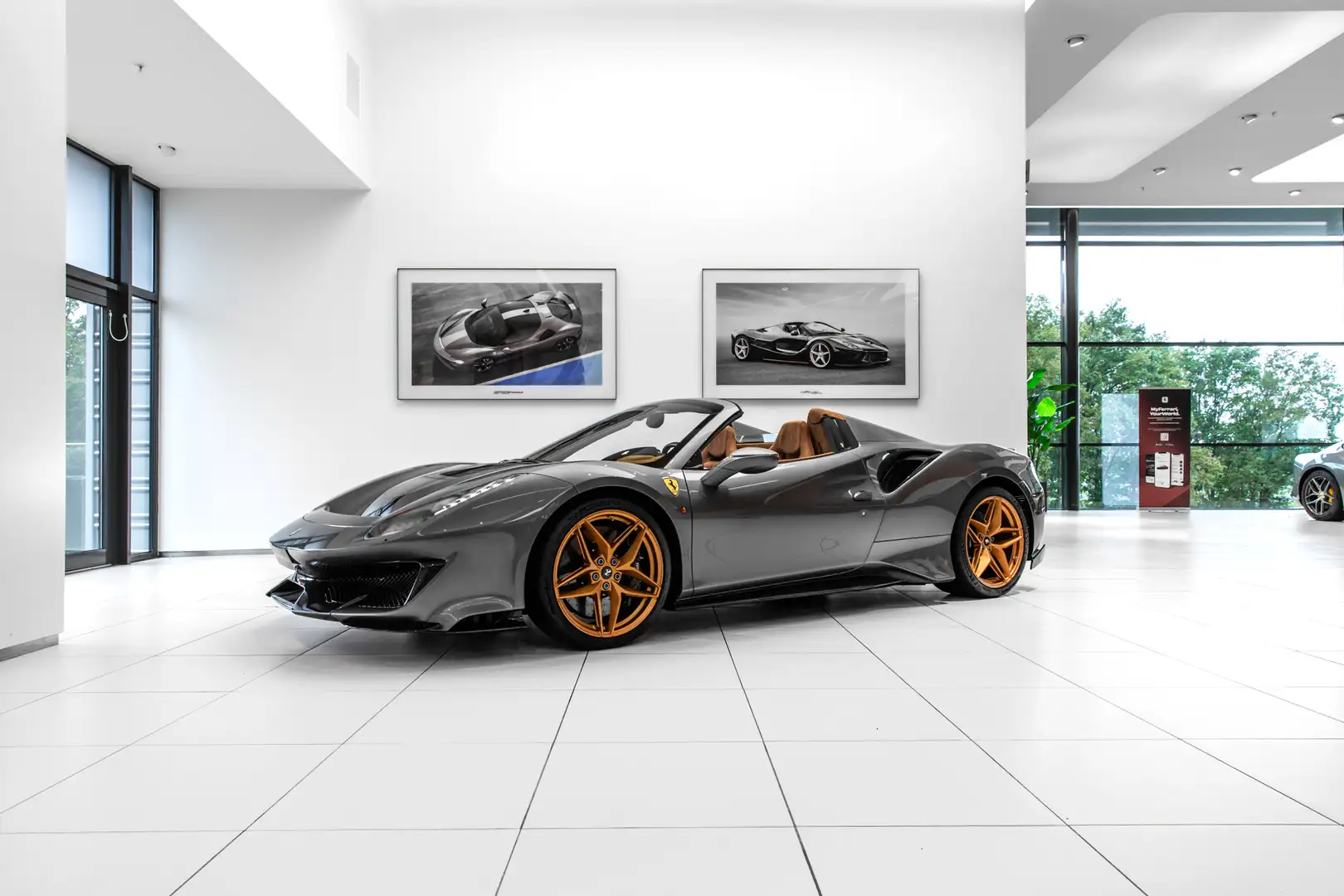Ferrari 488 Pista Spider ~Ferrari Munsterhuis~ Gris - 2