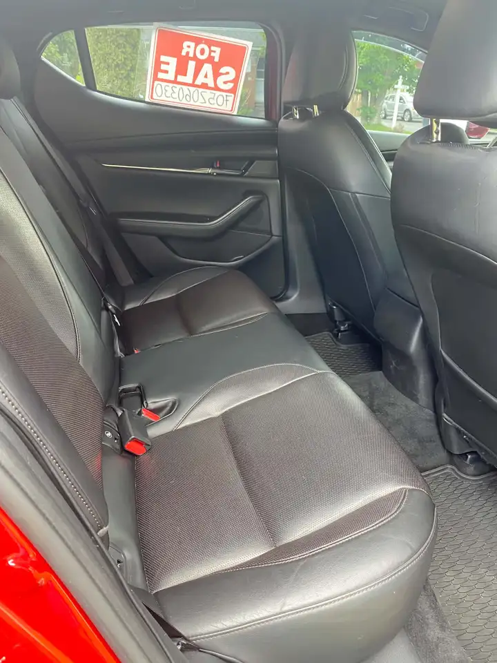 Mazda 3 снимка Mazda 3