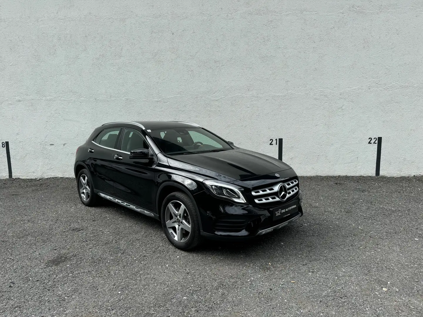 Mercedes-Benz GLA 220 *AMG*SEHR SCHÖNER ZUSTAND*MEMORY SITZE*ALLRAD* Negro - 1