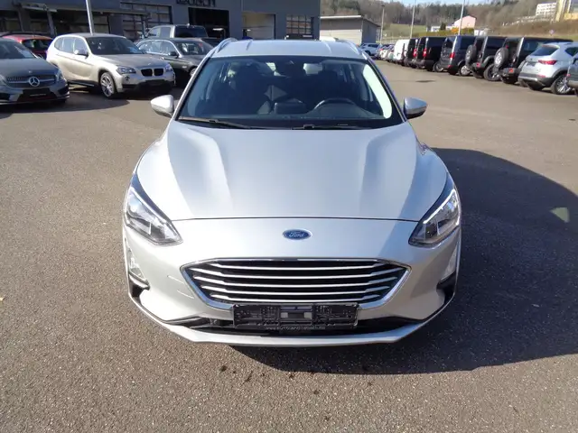 Ford Focus view 2