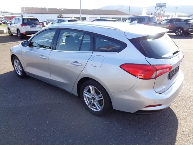 Ford Focus view 6