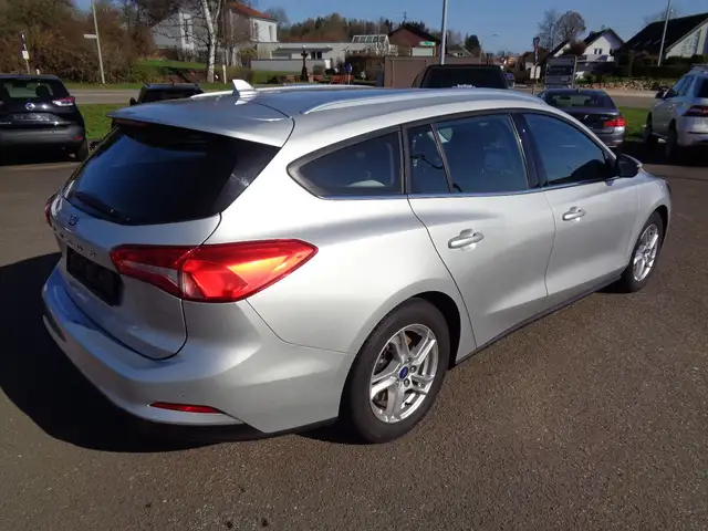 Ford Focus view 4