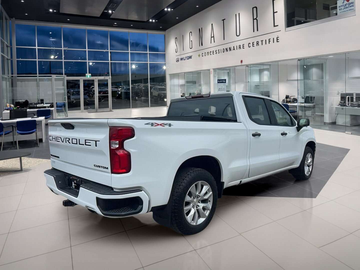 2021 Chevrolet Silverado 1500 CUSTOM CREW CAB 5.3L V8 4X4 MAGS 20PO +++ — снимка 1
