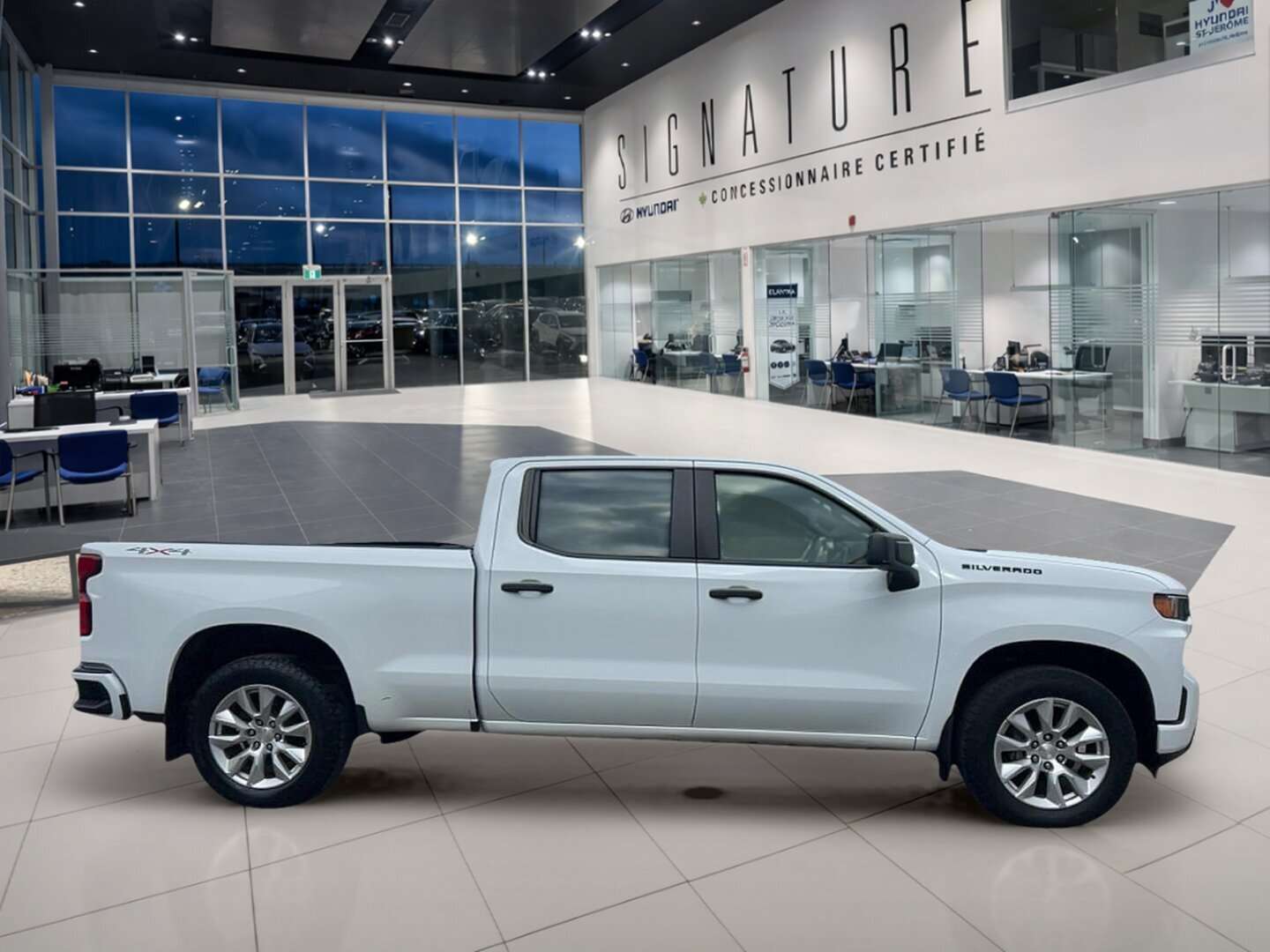 2021 Chevrolet Silverado 1500 CUSTOM CREW CAB 5.3L V8 4X4 MAGS 20PO +++ — снимка 1
