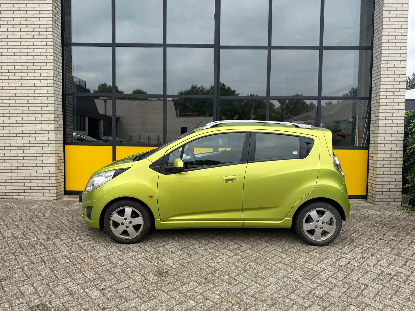 Chevrolet Spark 1.2 16V LT, airco 5 deurs Grün - 2