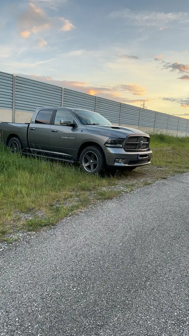 RAM 1500 crew cab 5,7L Hemi Сірий - 1