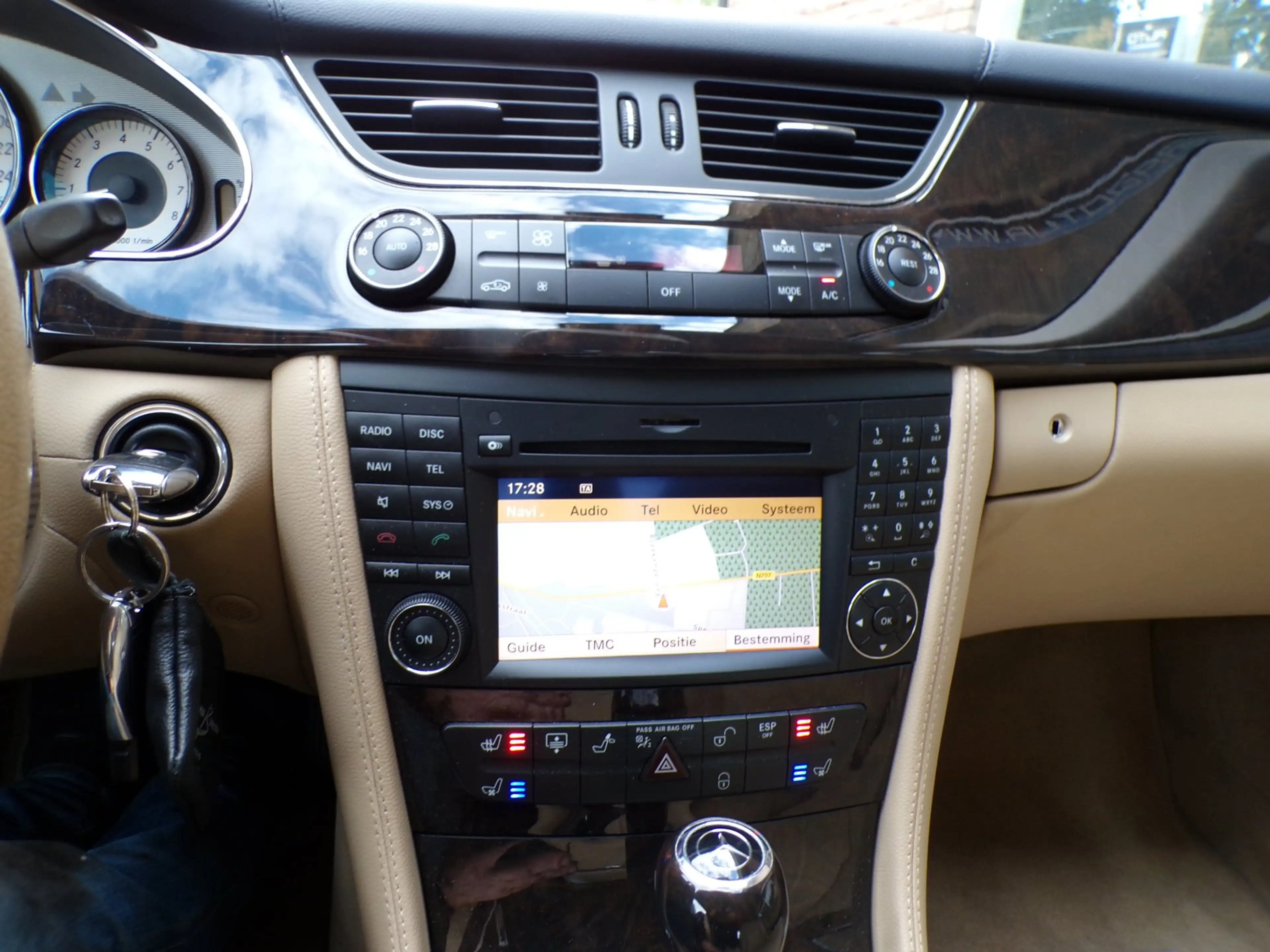 Mercedes-Benz CLS 350 CGI Prestige Plus — photo 15