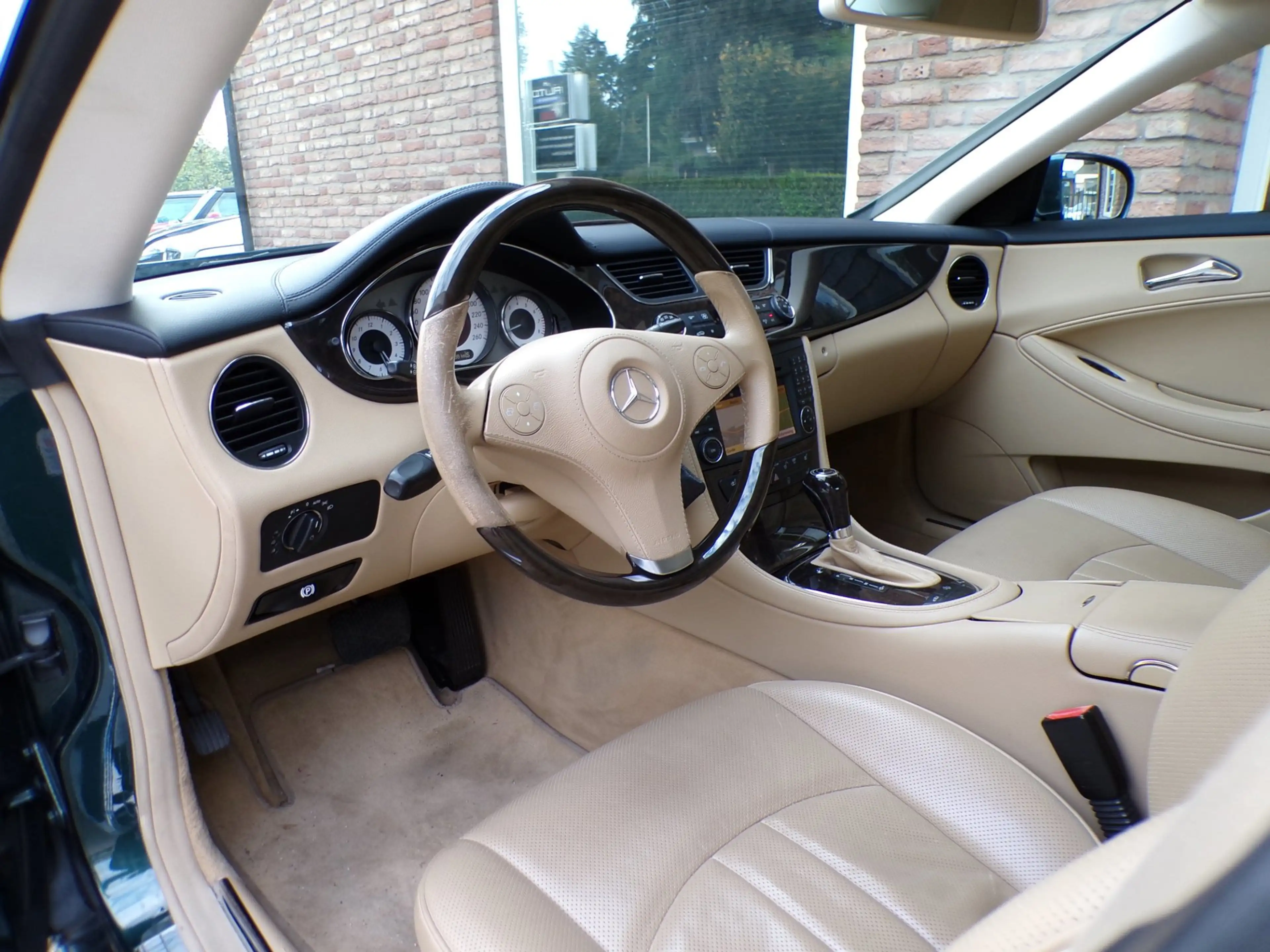 Mercedes-Benz CLS 350 CGI Prestige Plus — photo 10
