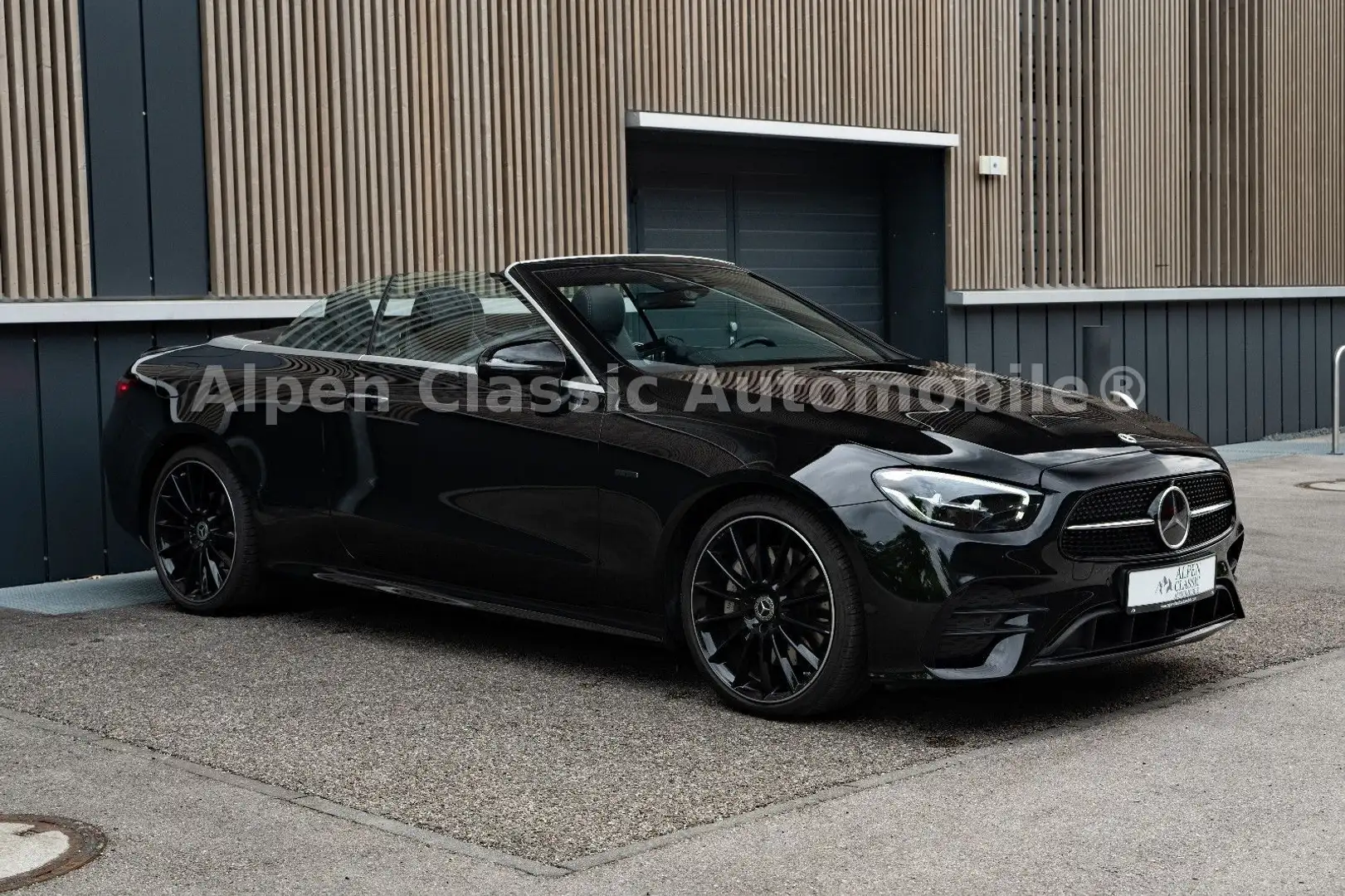 Mercedes-Benz E 300 Cabrio Night Edition SoftClose, 360 Grad Schwarz - 1