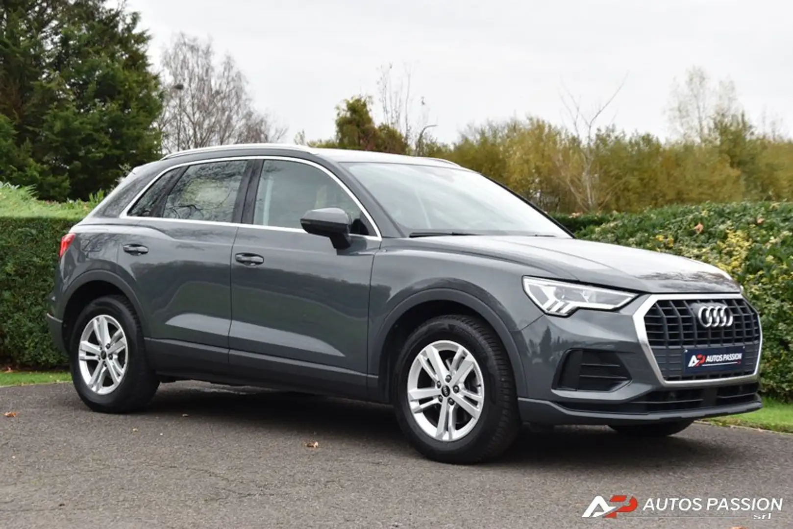 Audi Q3 35 TFSI Business Plat | Cuir | LED | Carplay Grijs - 2