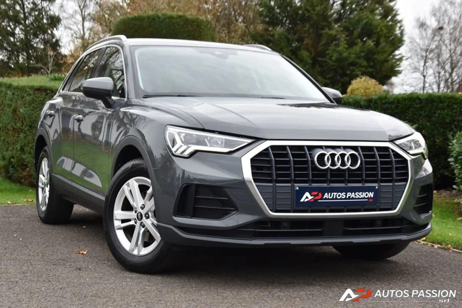 Audi Q3 35 TFSI Business Plat | Cuir | LED | Carplay Grijs - 1