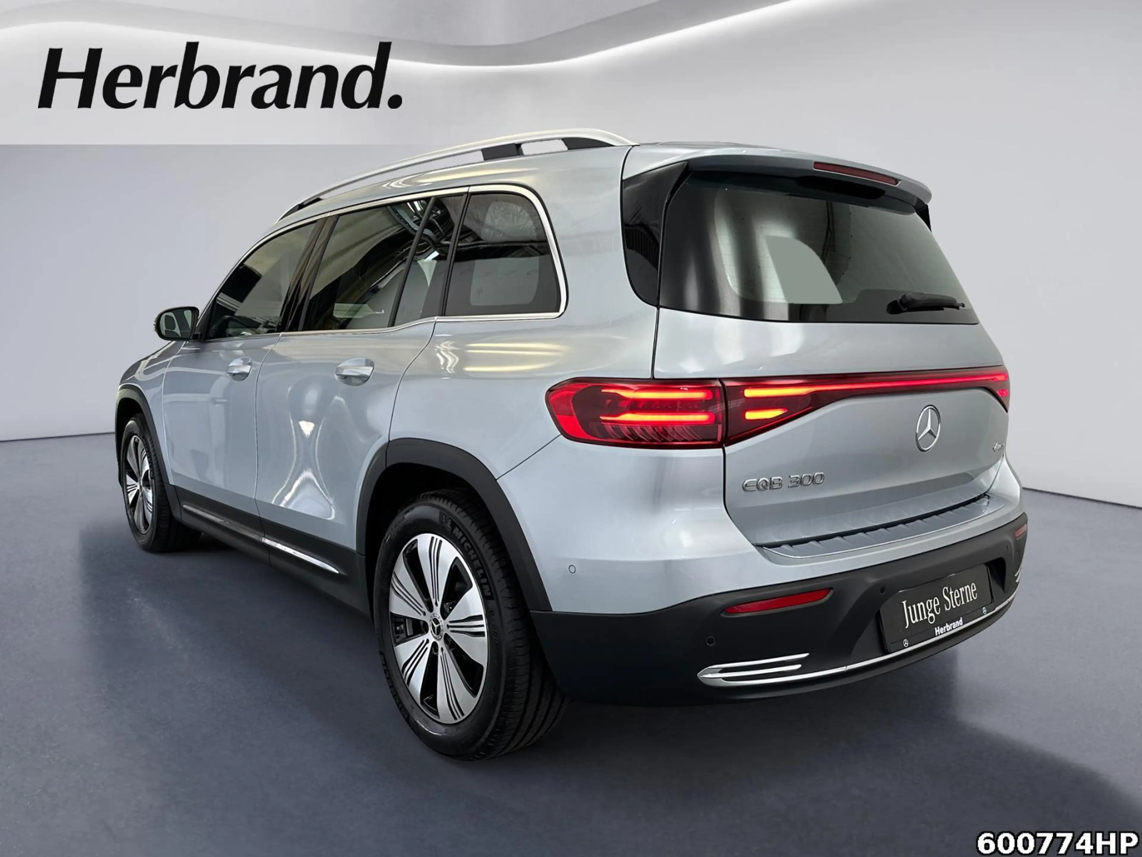 Mercedes-Benz EQB 300 4M Progressive  Ambiente Lenkradhzg LED. — photo 4
