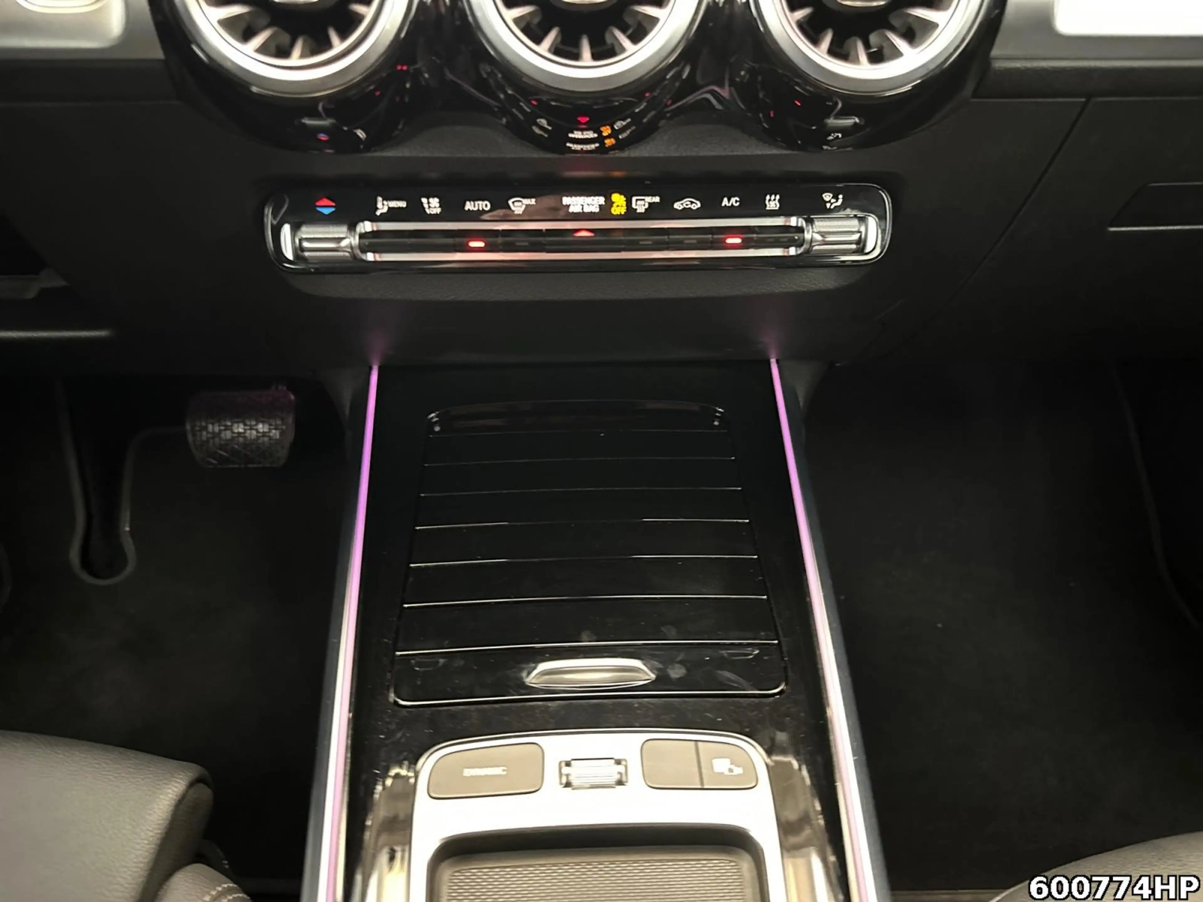 Mercedes-Benz EQB 300 4M Progressive  Ambiente Lenkradhzg LED. — photo 11