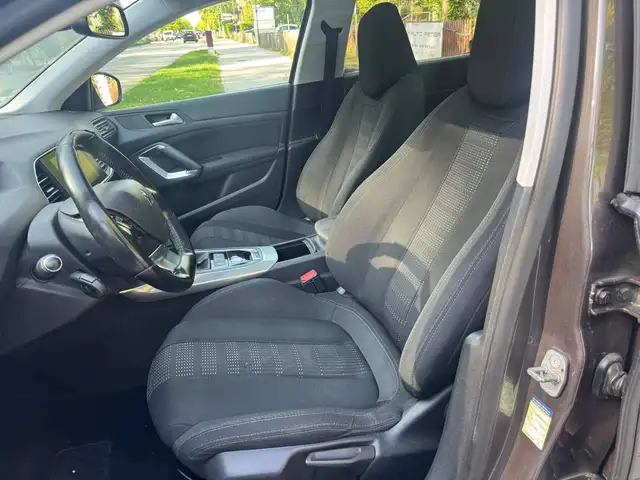 Peugeot 308 view 10