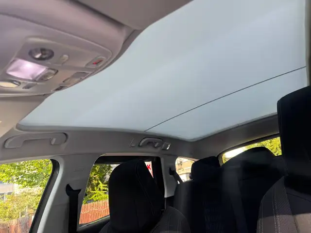 Peugeot 308 view 15