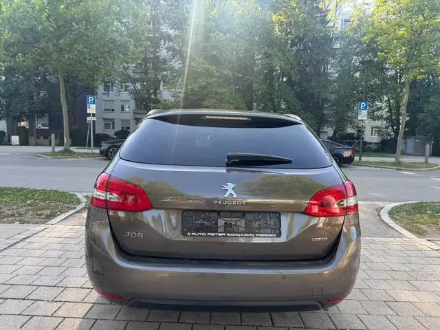 Peugeot 308 view 4
