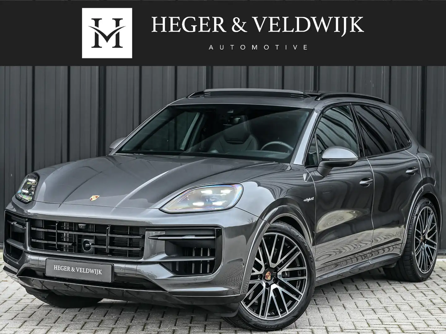 Porsche Cayenne 3.0 E-HYBRID · Luchtvering · Trekhaak · Ambiance i Grijs - 1