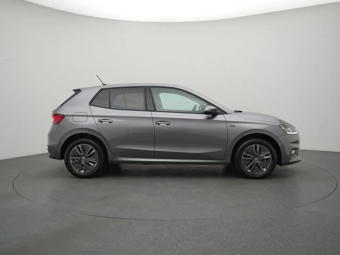 Skoda Fabia Tour LED VIRT CARPLAY KAM KESSY SHZ PDC Grau - 2