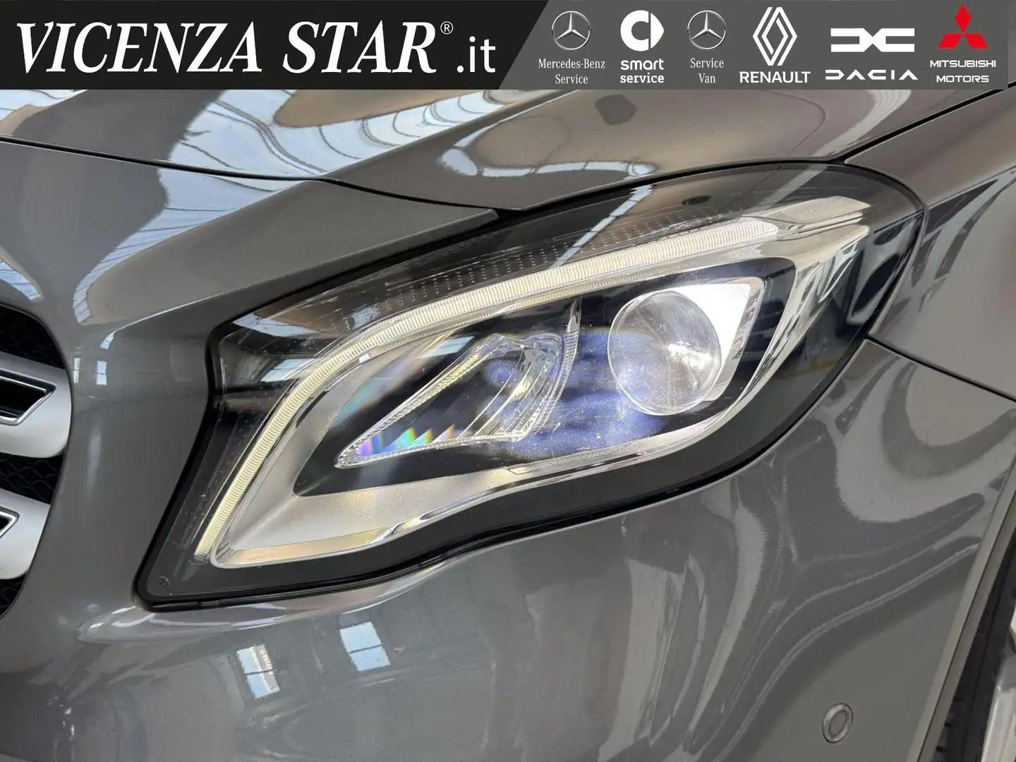 Mercedes-Benz GLA 200 PREMIUM AMG AUTOMATIC Gris - 2