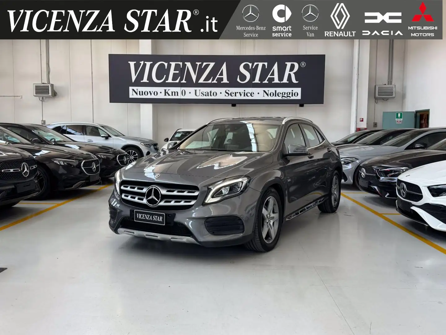 Mercedes-Benz GLA 200 PREMIUM AMG AUTOMATIC Gris - 1