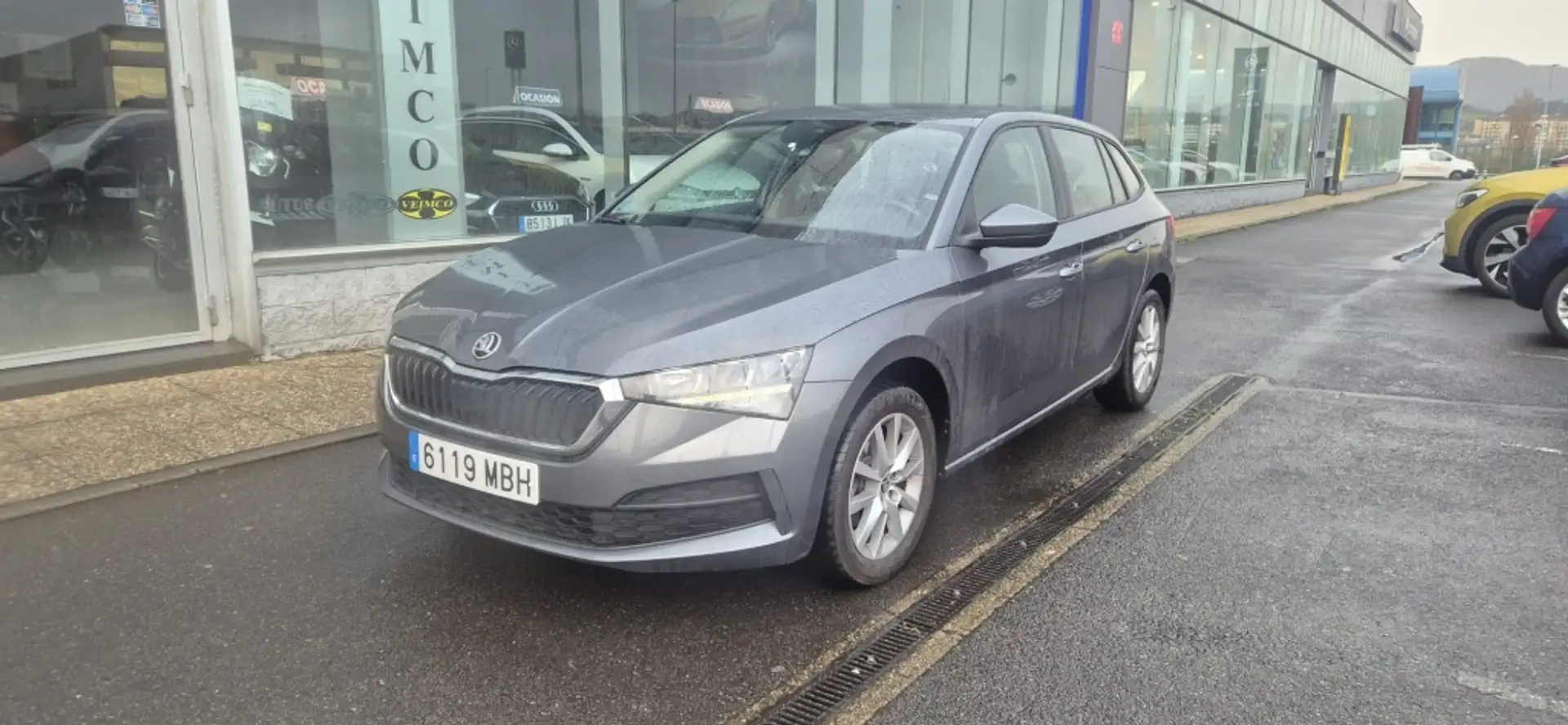 Skoda Scala 1.0 TSI Active 81kW Grau - 1